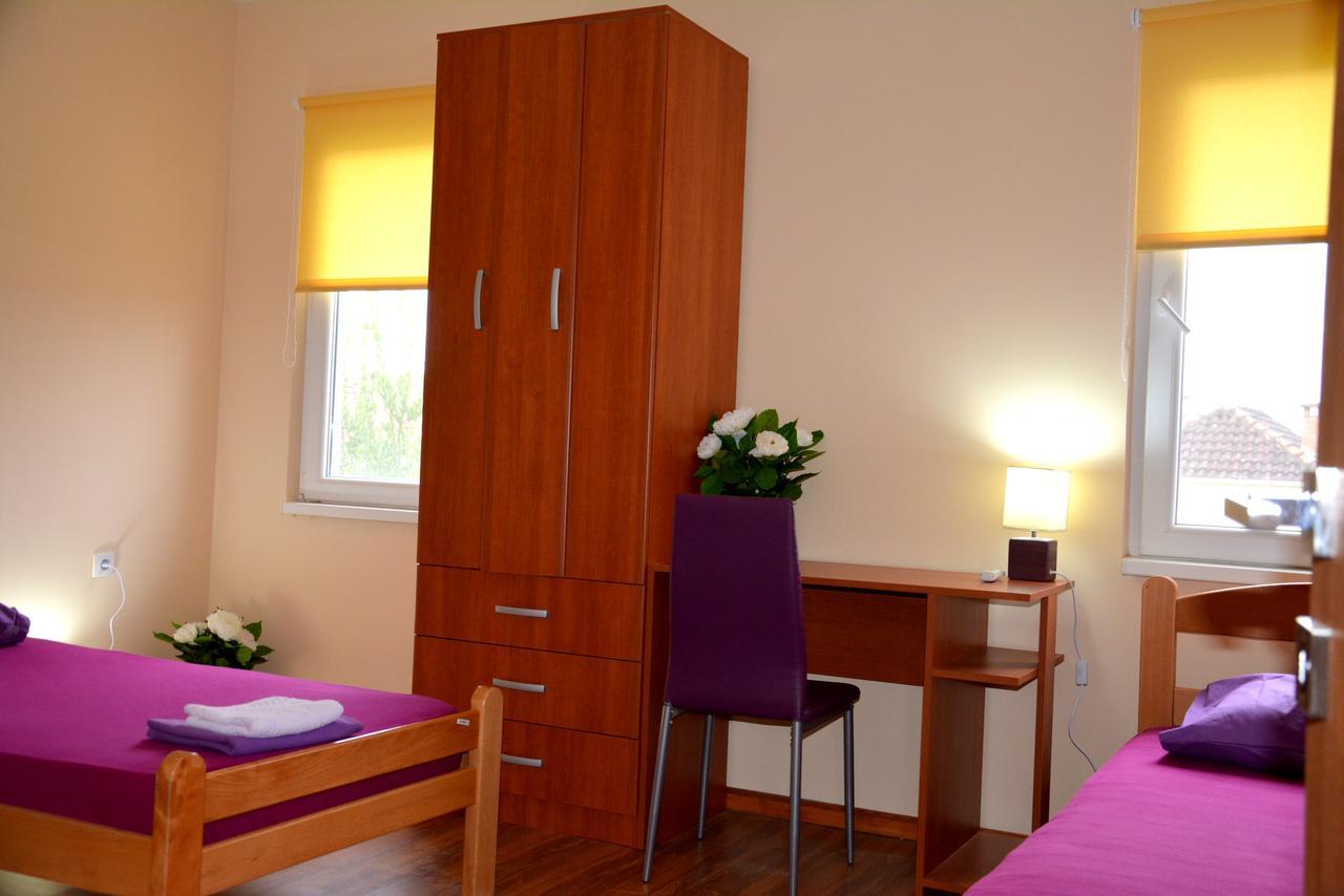 Montenegro Hostel B&B بودغوريتْسا المظهر الخارجي الصورة