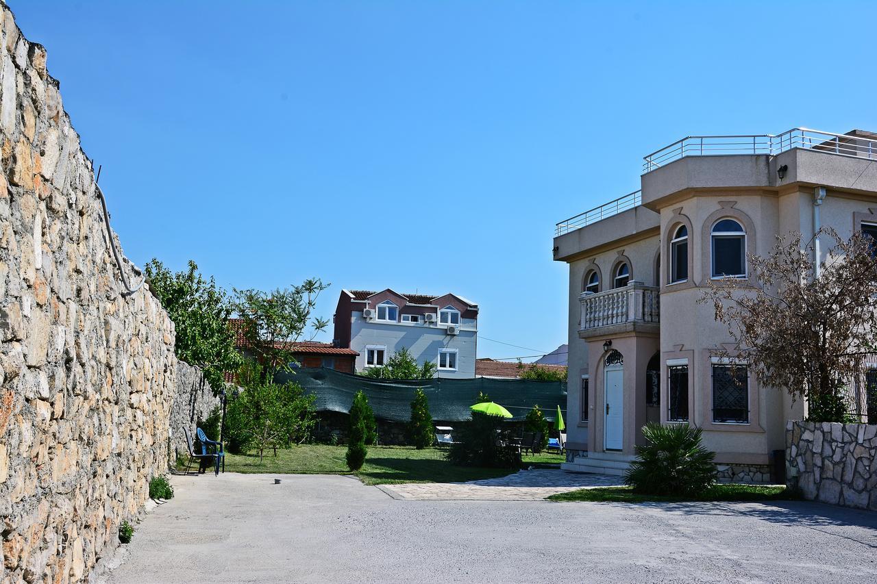 Montenegro Hostel B&B بودغوريتْسا المظهر الخارجي الصورة