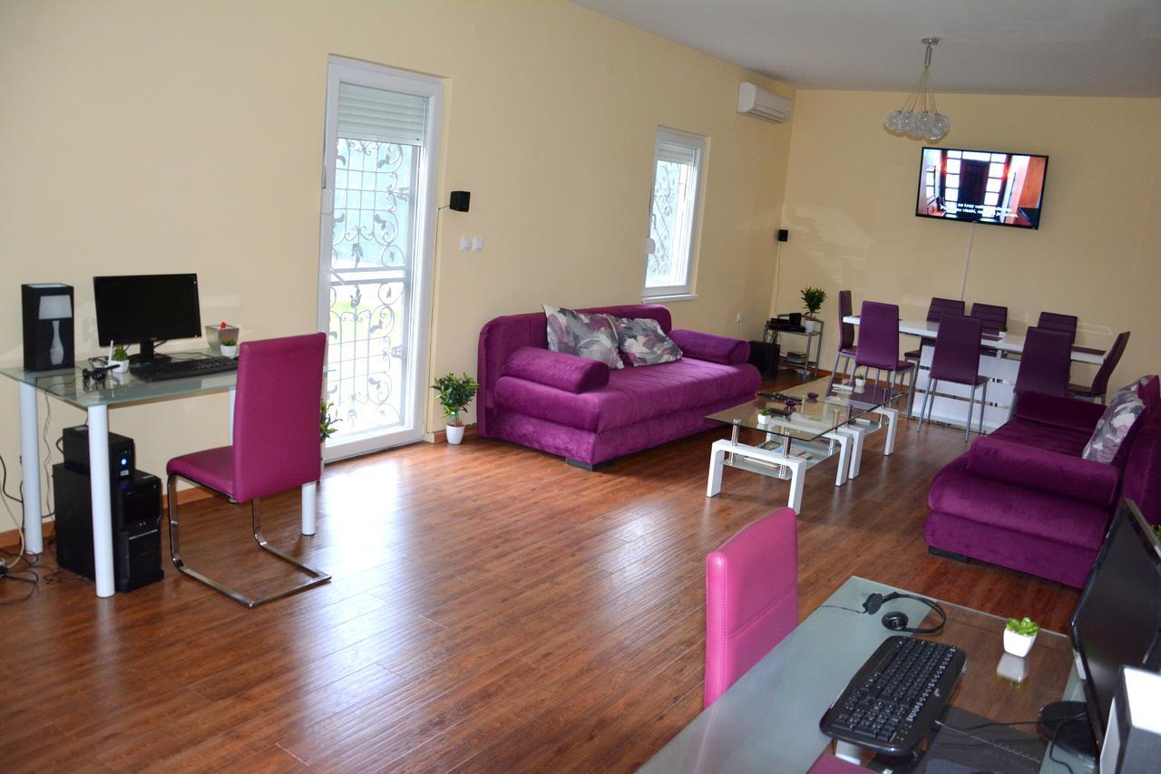 Montenegro Hostel B&B بودغوريتْسا المظهر الخارجي الصورة