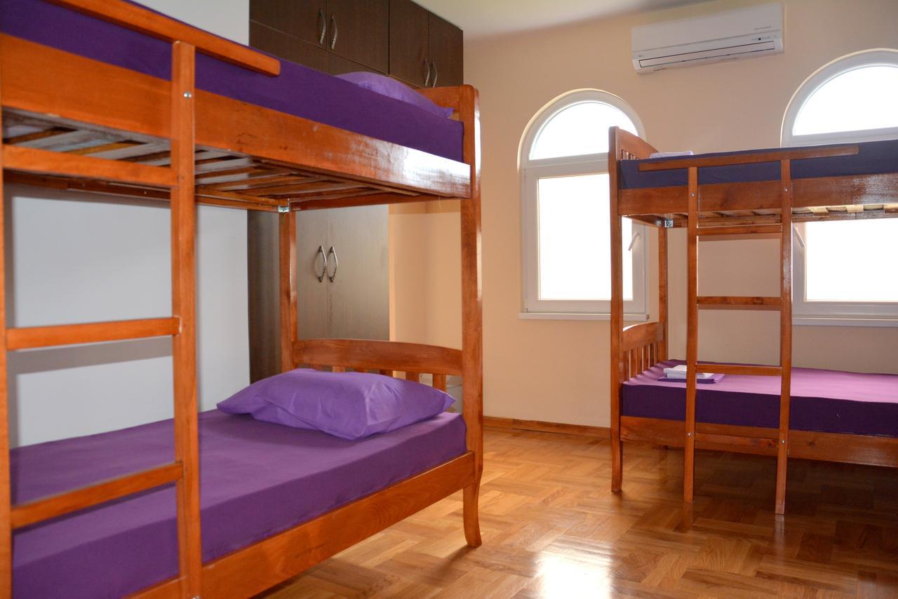 Montenegro Hostel B&B بودغوريتْسا المظهر الخارجي الصورة